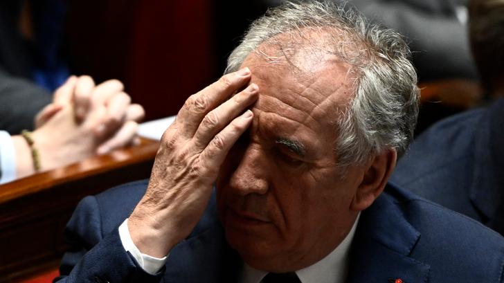 Cómo François Bayrou quiere asegurarse de pasar el verano en