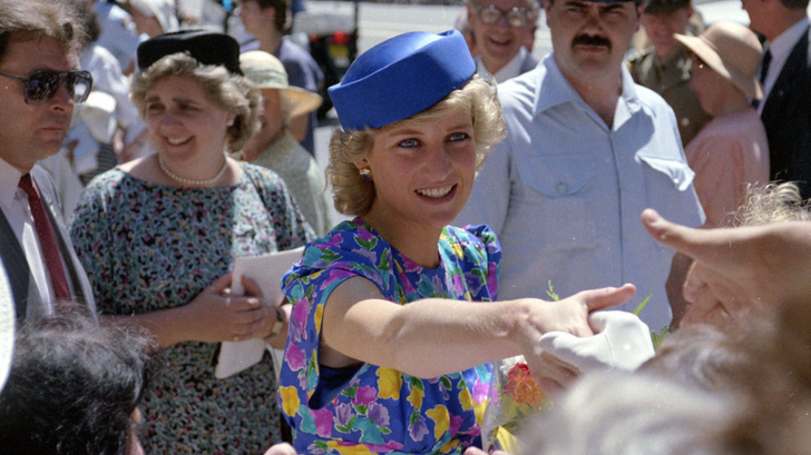Compra este vestido icónico de Lady Di en una subasta