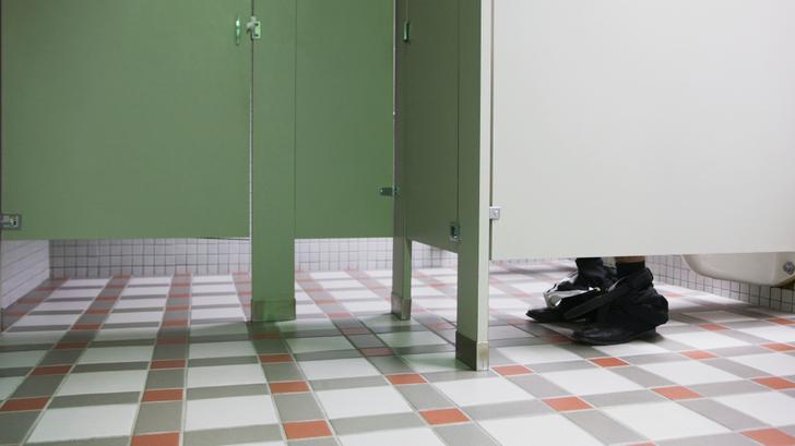 Contra los voyeurs en la piscina, estas son las medidas