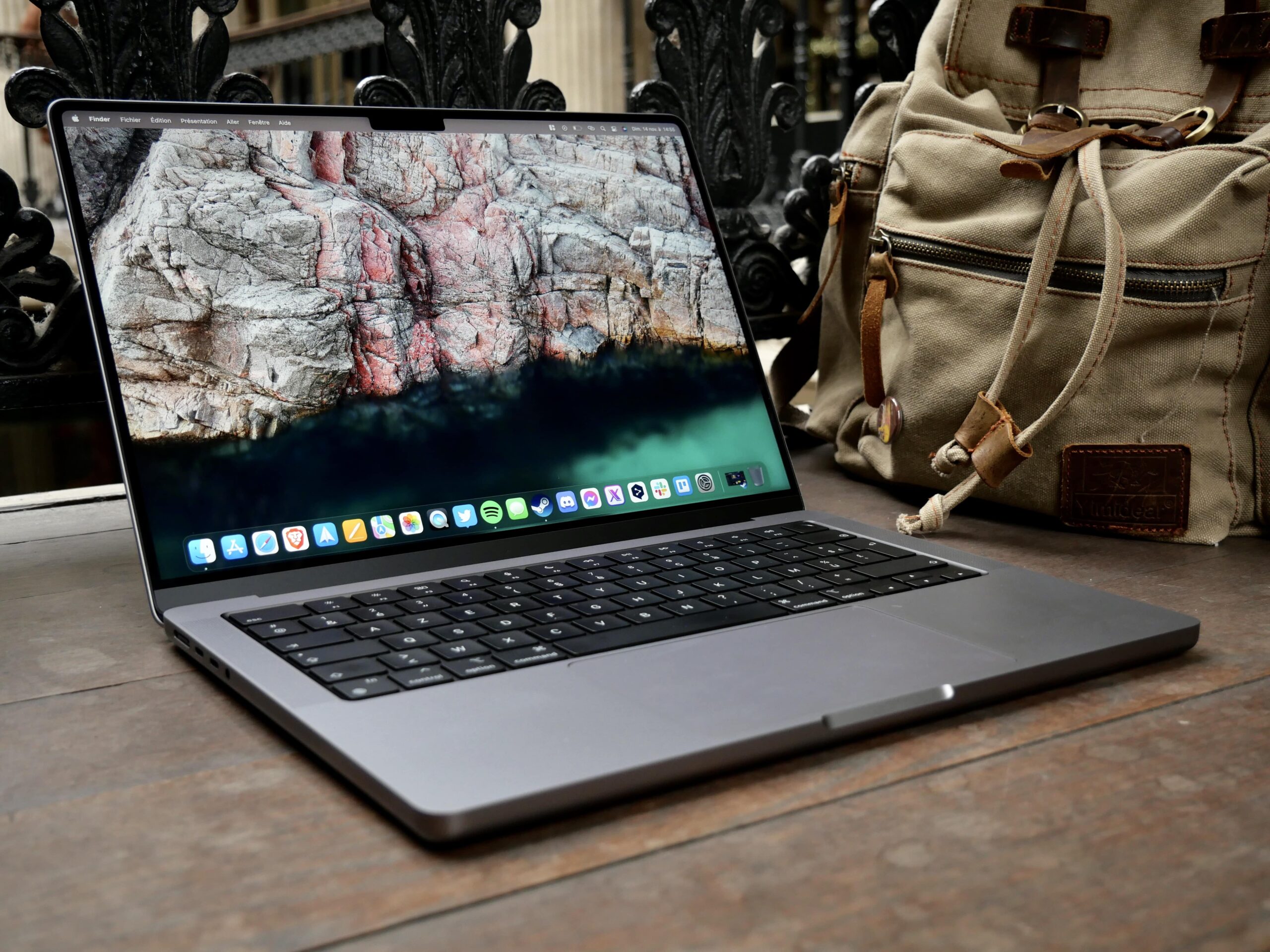 Cyberpunk 2077 se ejecuta de maravilla en este MacBook Pro