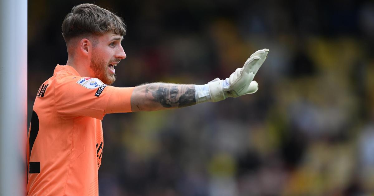 Dan Grimshaw de Plymouth completa su traspaso al Norwich City.