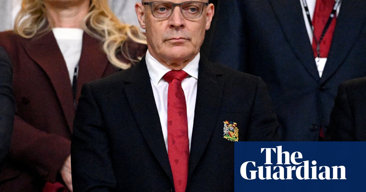 Dave Brailsford se aleja de Manchester United et regresa a