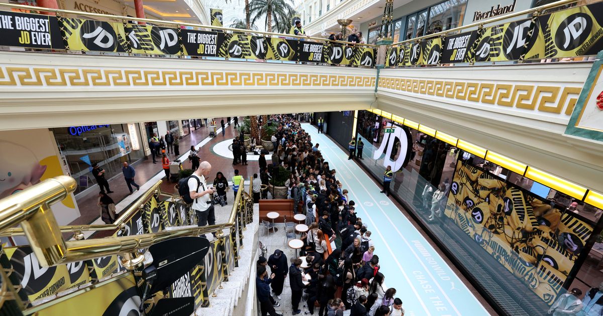 Declaración del Trafford Centre tras la multitud caótica en la