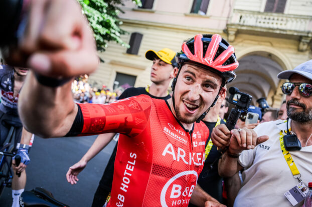Kévin Vauquelin es paso en 24 horas de una profunda decepción a la consagración suprema en el Tour de Francia. A.S.O./Charly Lopez