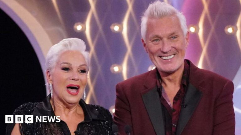 Denise Welch sorprendida con un premio especial en los British