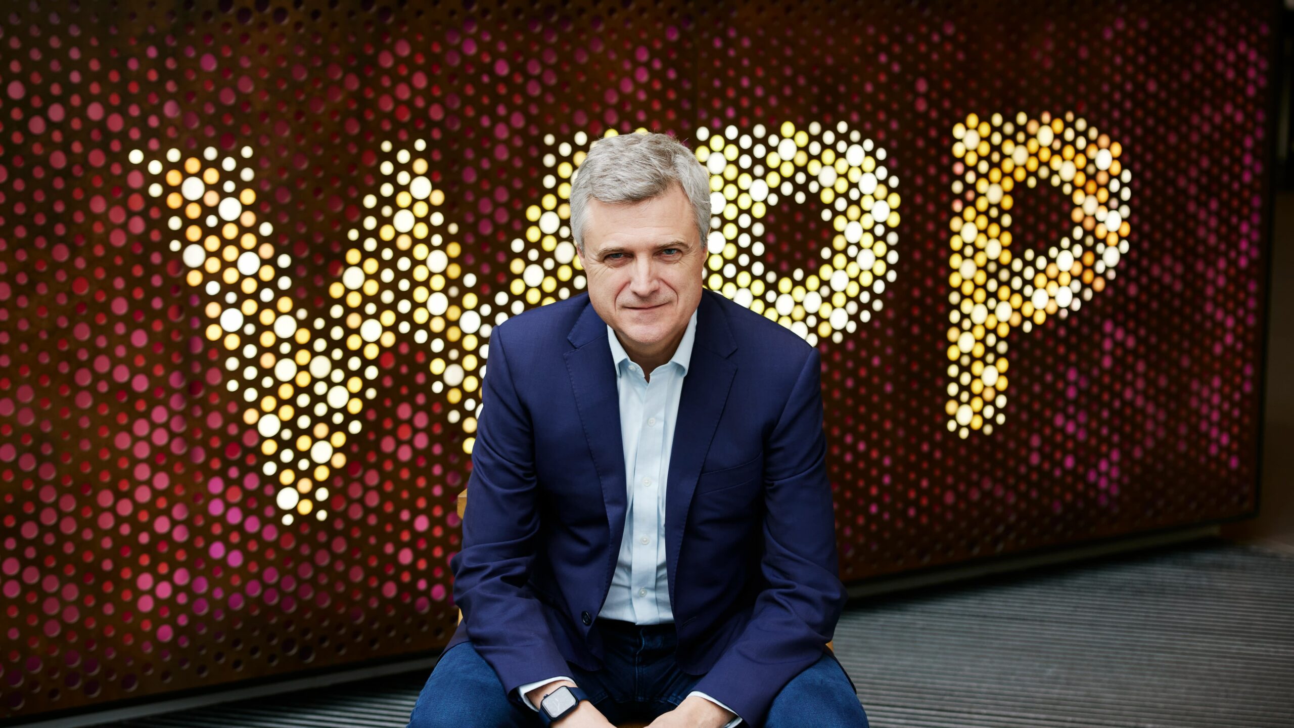 El director de WPP, Mark Read, renuncia mientras los anunciantes
