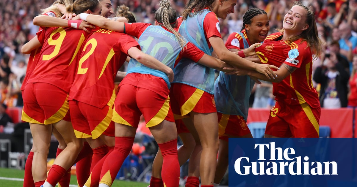El doblete de Clàudia Pina para España hace que Inglaterra
