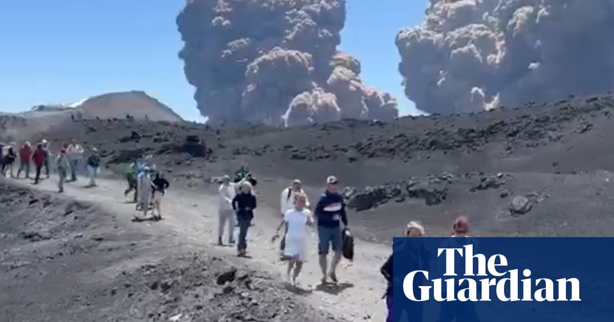 El monte Etna de Italia, el volcán activo más grande
