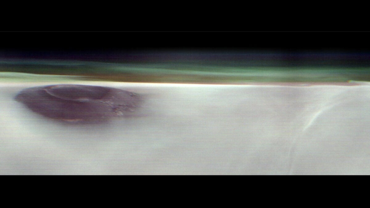 El orbitador de Marte capta una rara vista de un