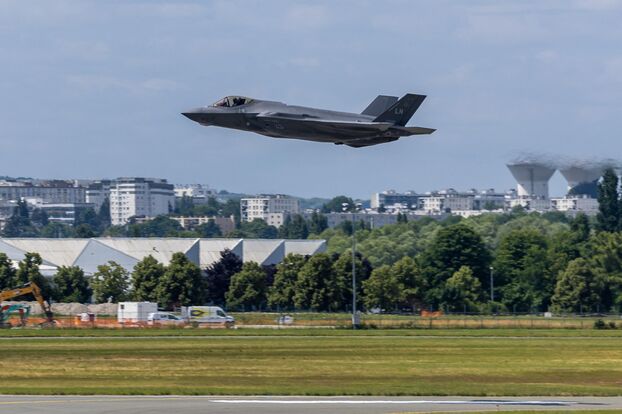 Espectáculo de la Patrouille de France, aviones de caza del