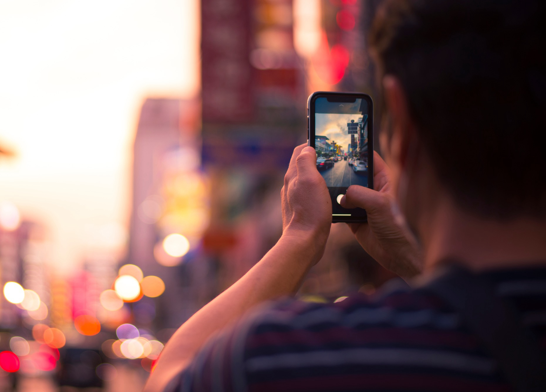 Esta nueva app gratuita de Adobe transforma tu iPhone en