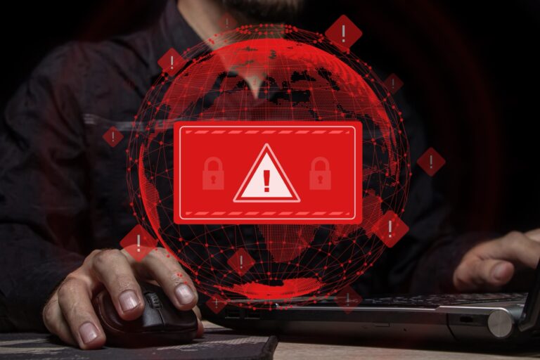 Esta vulnerabilidad de gravedad excepcional permite tomar el control total