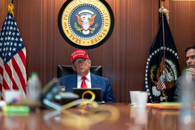 Gorra roja y aire concentrado: las imágenes de la "Sala