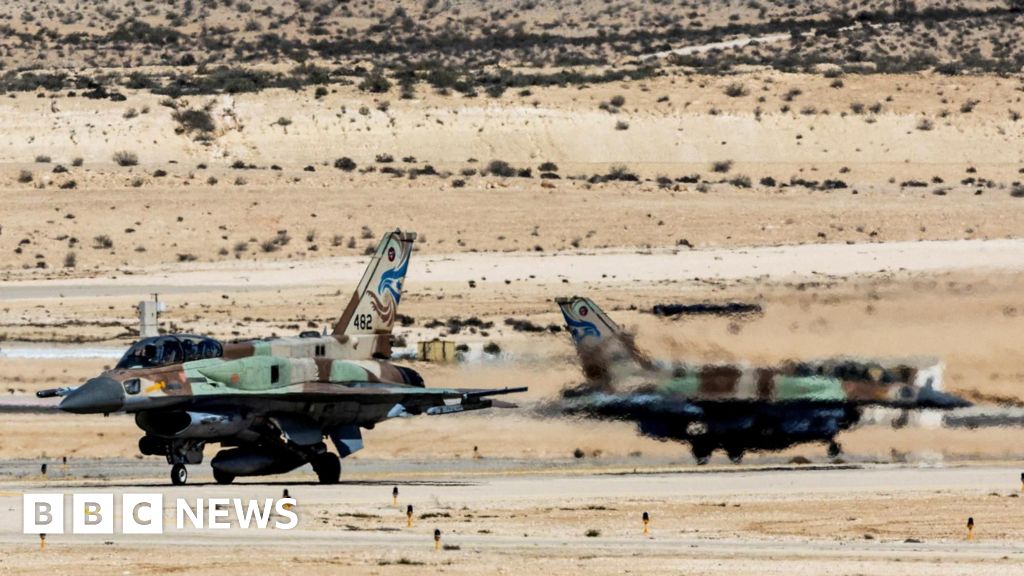 Israel lanza ataques contra arsenales en el sur de Siria.