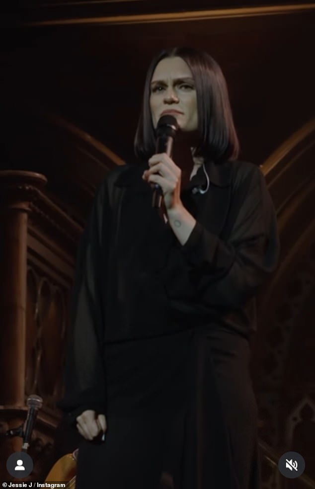 Jessie J 'insinuó una batalla de salud secreta semanas antes