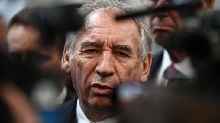 La idea de François Bayrou sobre los arcos de seguridad