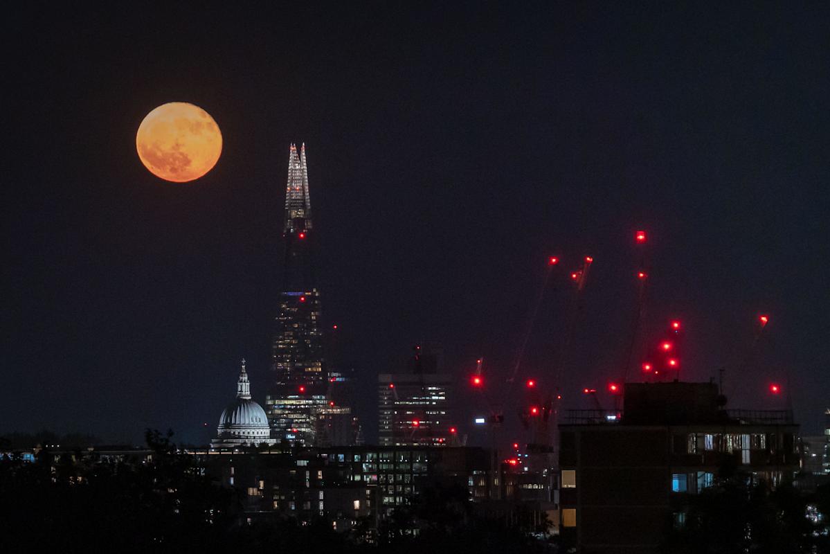 La luna de fresa brillará sobre Gran Bretaña la próxima