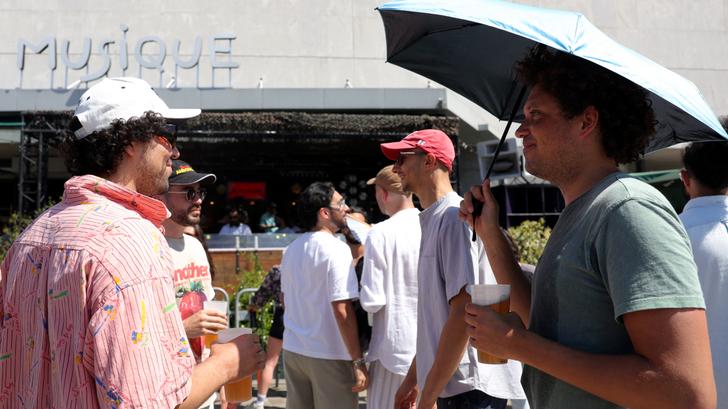 La ola de calor alcanza el oeste, se cancelan conciertos