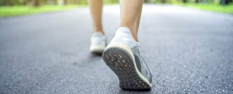 La tendencia de fitness del 'paseo japonés' tiene beneficios respaldados