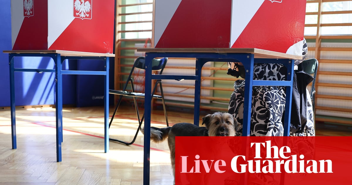 Las urnas cerrarán en una reñida carrera presidencial en Polonia