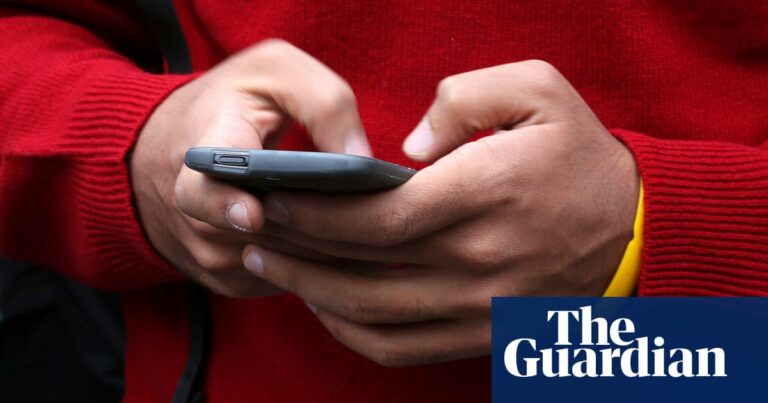 Los diputados acusan a Apple y Google de beneficiarse del