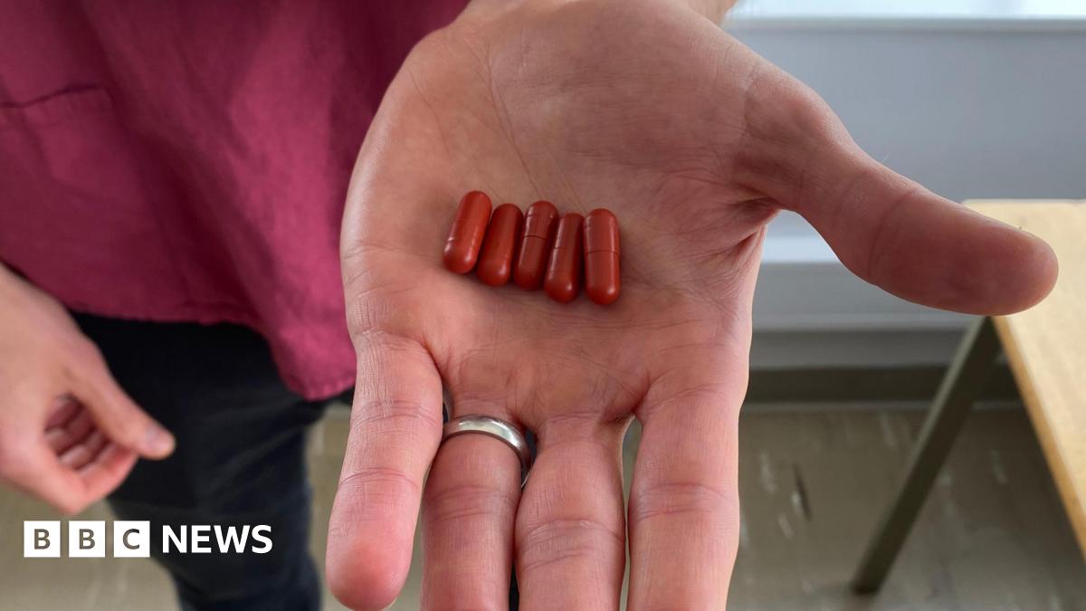 Los doctores utilizan píldoras de heces para eliminar superbacterias peligrosas.