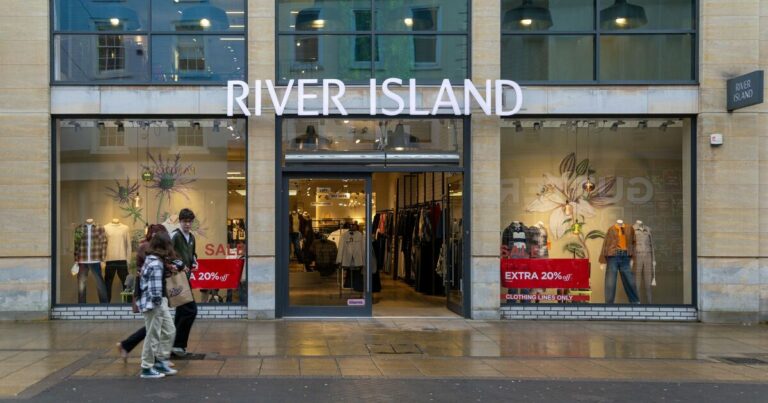 Los propietarios de River Island 'elaboran un plan de rescate'