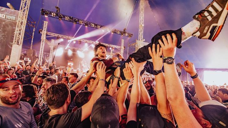 Los relojes inteligentes debían estar apagados en el Download Festival,