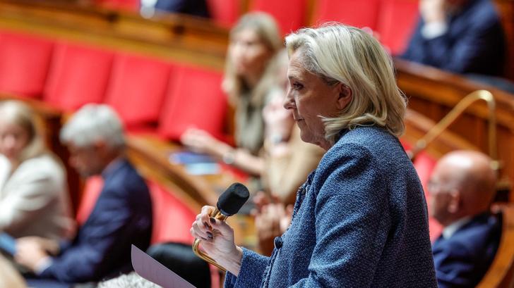 Marine Le Pen tiene dificultades para asumir el cambio de
