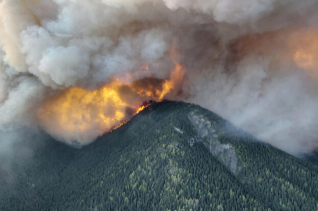 Megaincendios en Canadá: otras dos provincias obligadas a evacuar a
