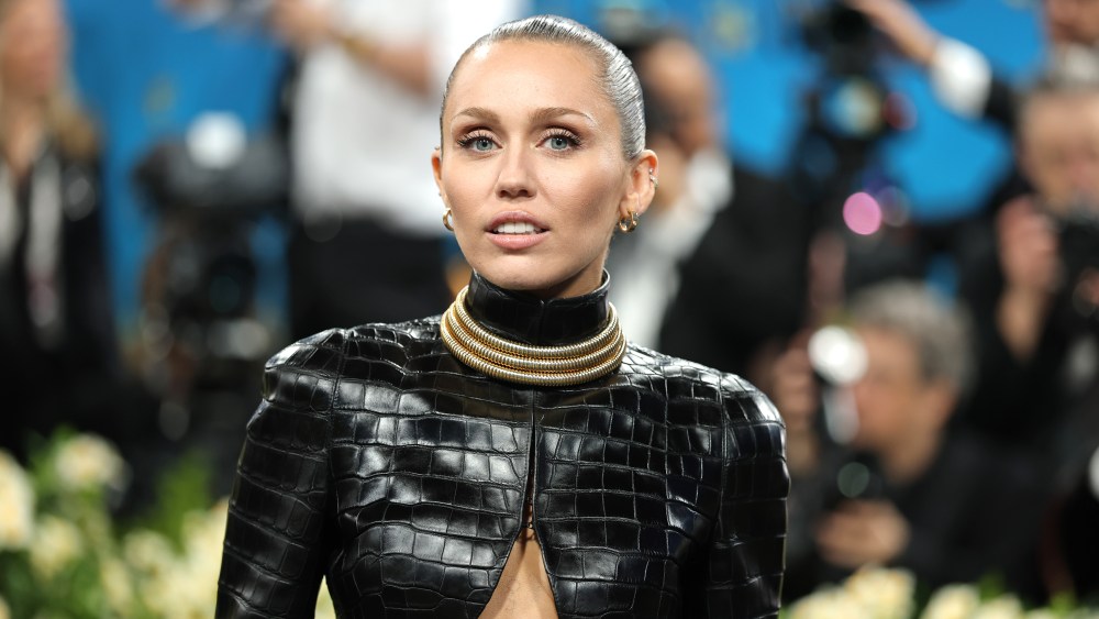 Miley Cyrus Presionada por sus Fans para Actuar en el