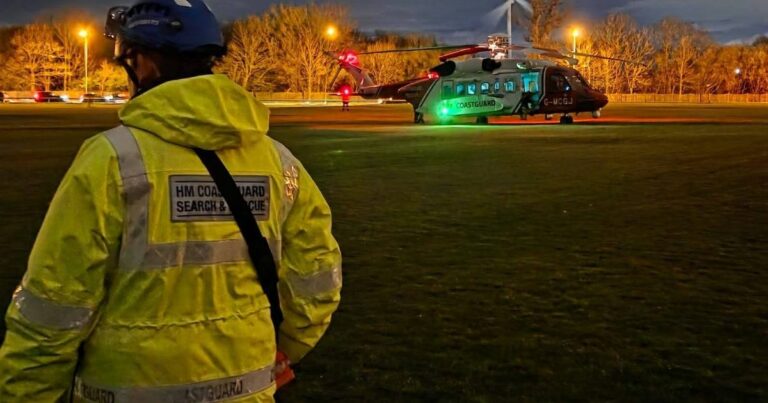 Motociclista trasladado en helicóptero al hospital - Liverpool Echo