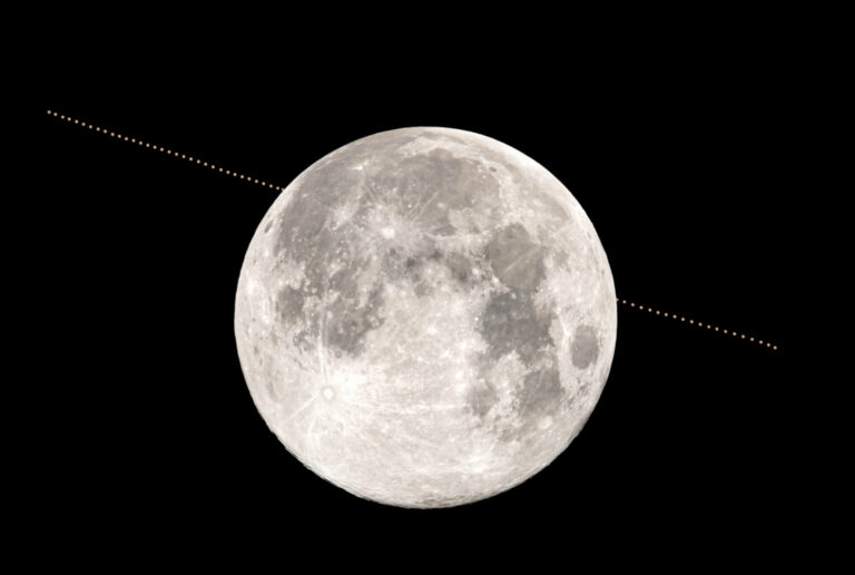 Motor de cohete nuclear para la Luna y Marte.