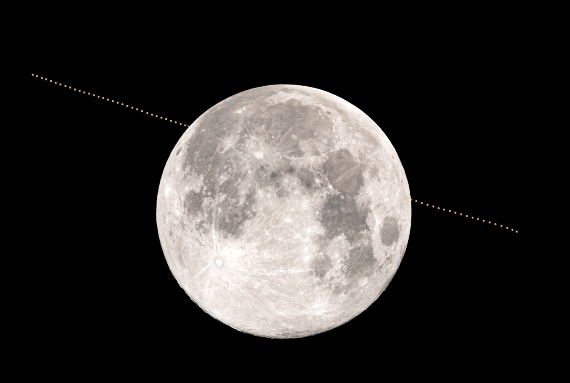 Motor de cohete nuclear para la Luna y Marte.
