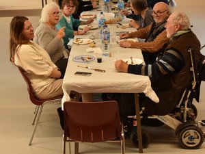 « Nos sentimos menos solos cuando podemos hablar con personas