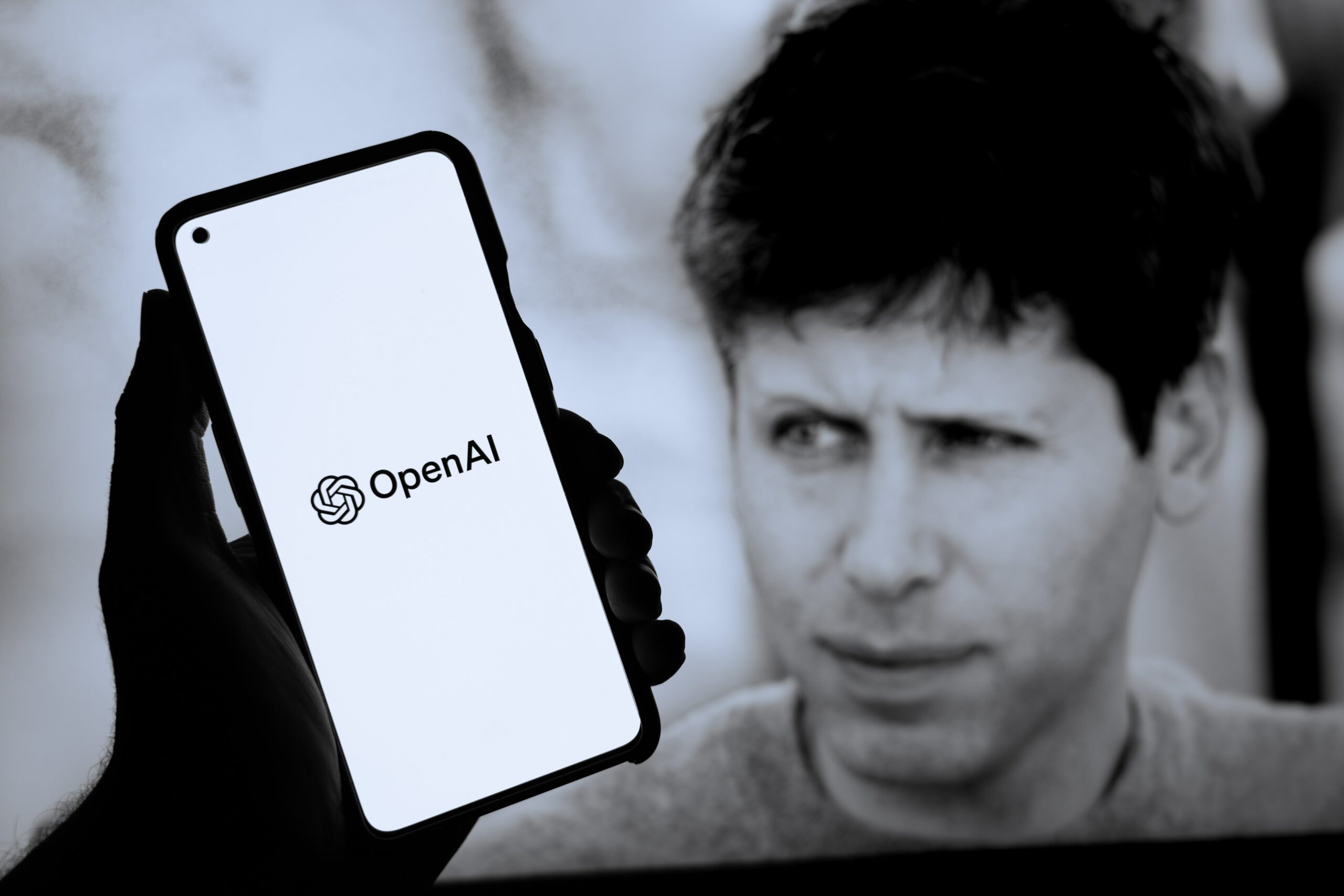 Para Sam Altman, una consulta consumiría "un quinceavo de cucharadita"