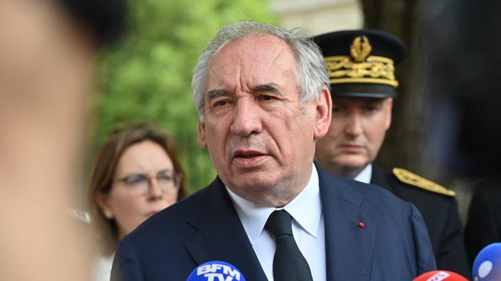 Para salvar el cónclave sobre las pensiones, Bayrou recibirá a