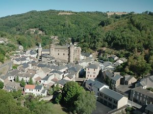 Para salvar su farmacia, esta aldea del sur de Aveyron