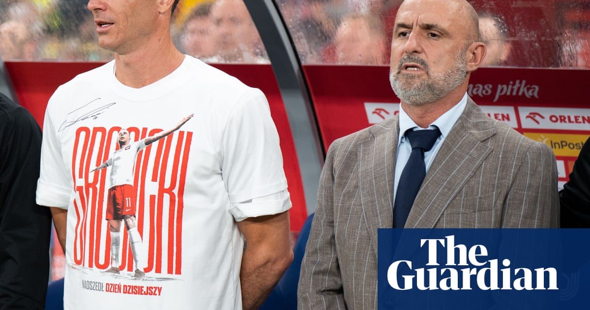 Robert Lewandowski se siente 'traicionado y herido' por su entrenador