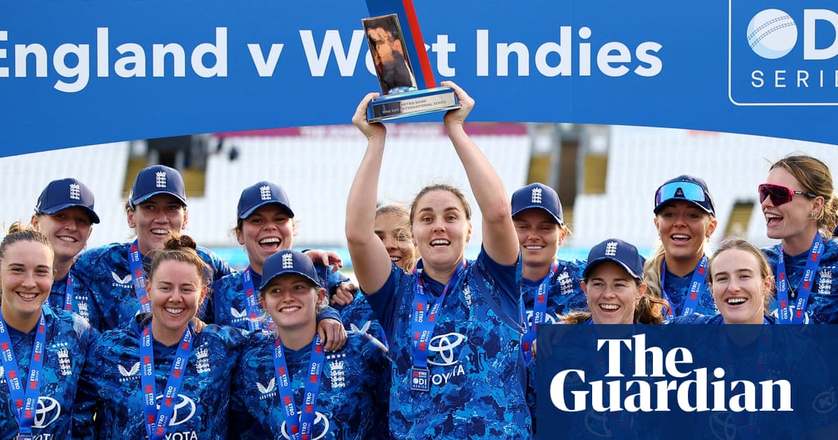 Sciver-Brunt brilla en el final y Inglaterra barre la serie