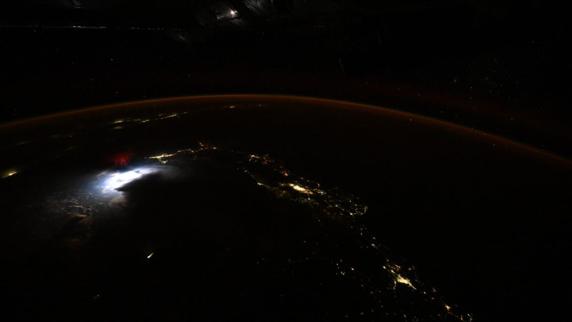 Telescopio del Martes: Un timelapse desde la órbita revela tesoros