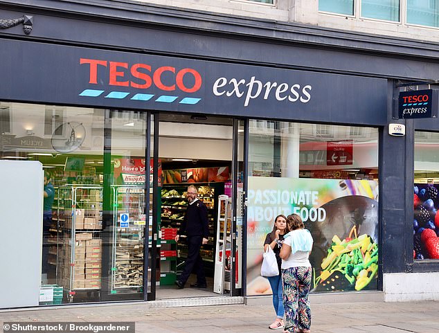 Tesco cerrará algunas tiendas Express una hora antes tras un