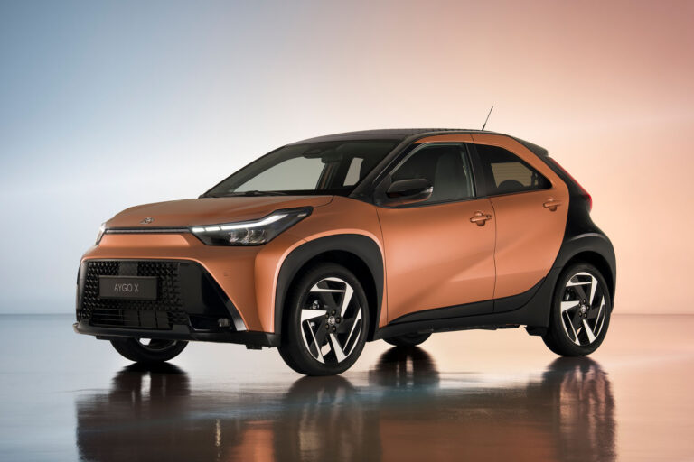 Toyota Aygo X renovado obtiene 74 mpg en versión híbrida;