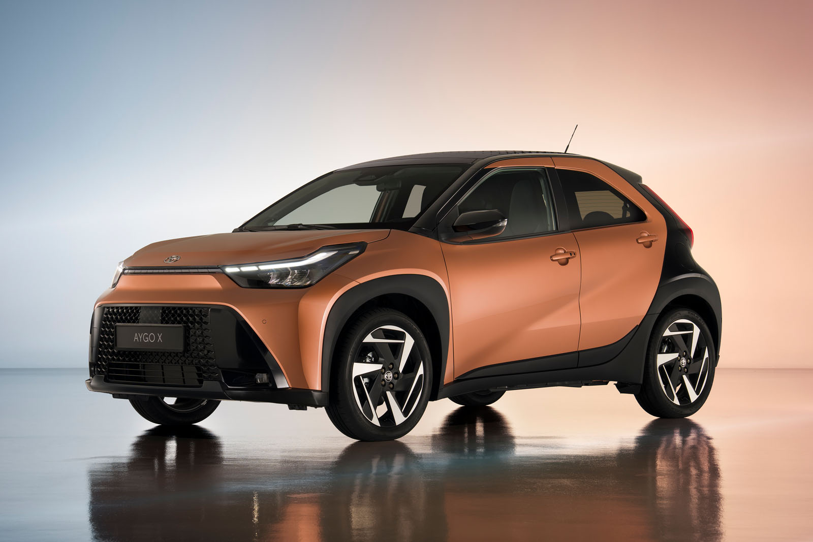 Toyota Aygo X renovado obtiene 74 mpg en versión híbrida;