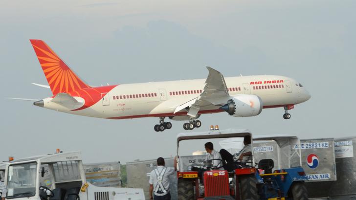 Un Boeing 787 de Air India regresa en Hong Kong,