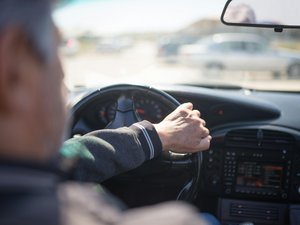 Un hombre, víctima de una crisis de epilepsia al volante,