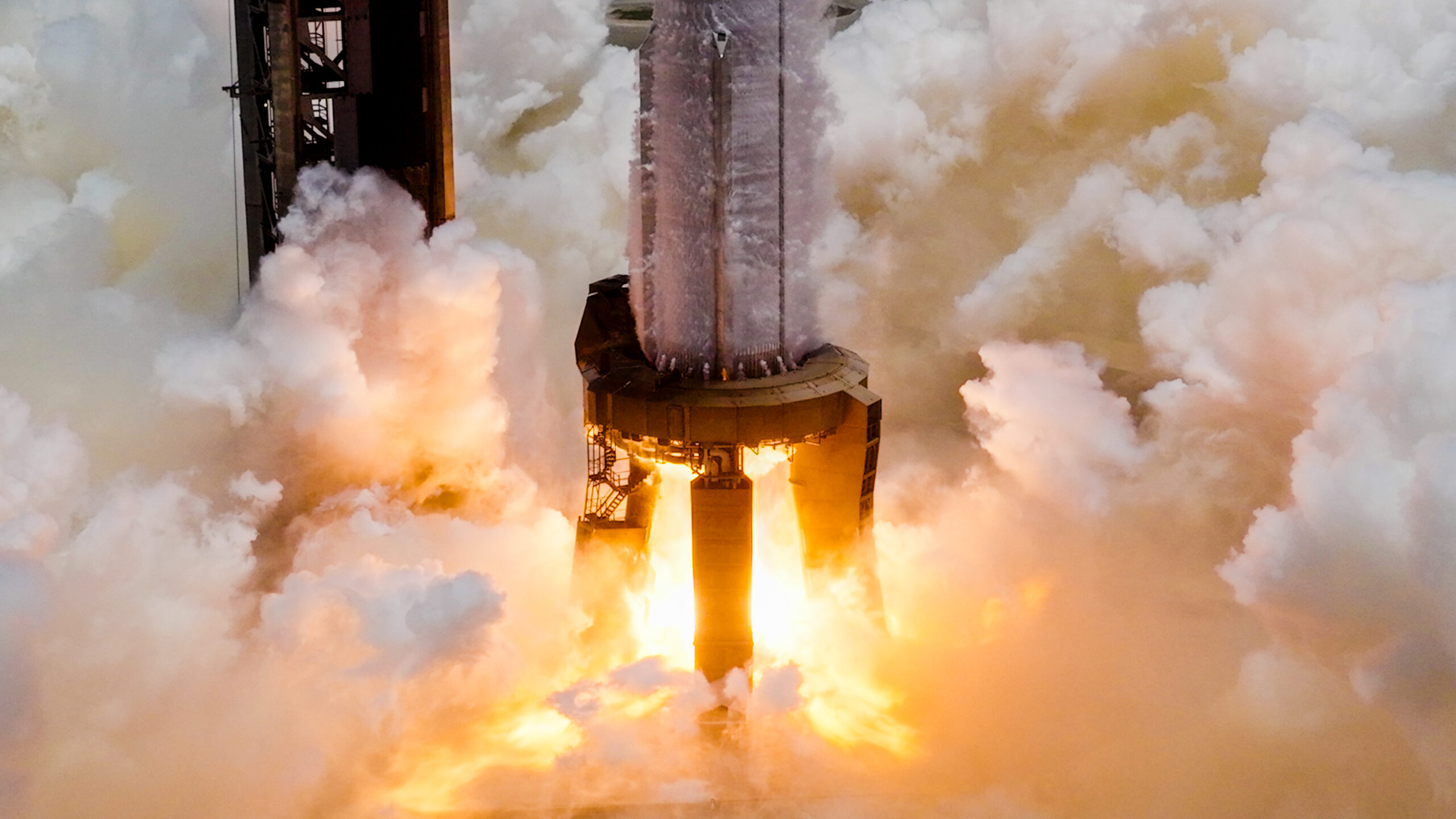 SpaceX enciende el cohete Super Heavy antes del décimo vuelo