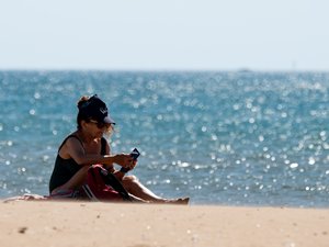 REPORTAJE. Prohibición de fumar en la playa: "¡Tenemos la impresión