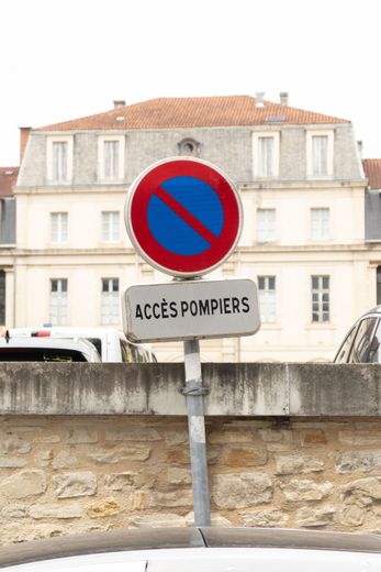 Acceso limitado al hospital.