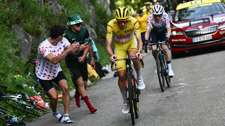 Tadej Pogacar y Jonas Vingegaard, aquí durante el Tour de Francia 2024, serán nuevamente los dos favoritos de la edición 2025 que comienza este sábado 5 de julio.